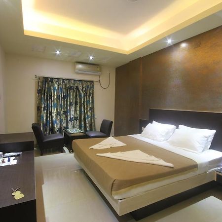 Urmee Hotel Bhubaneswar Exterior photo