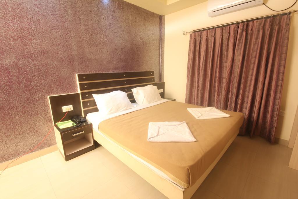 Urmee Hotel Bhubaneswar Exterior photo