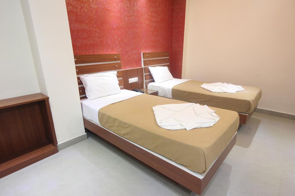 Urmee Hotel Bhubaneswar Exterior photo