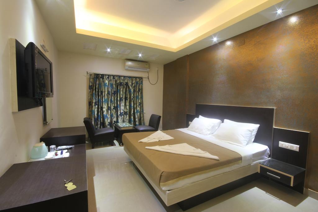 Urmee Hotel Bhubaneswar Exterior photo