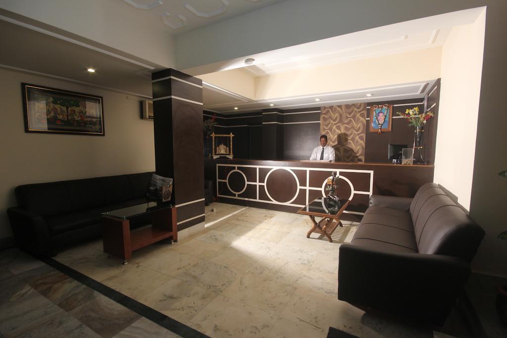 Urmee Hotel Bhubaneswar Exterior photo