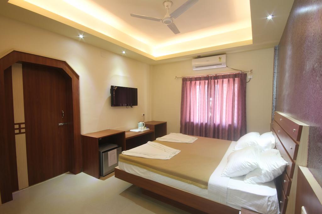Urmee Hotel Bhubaneswar Exterior photo