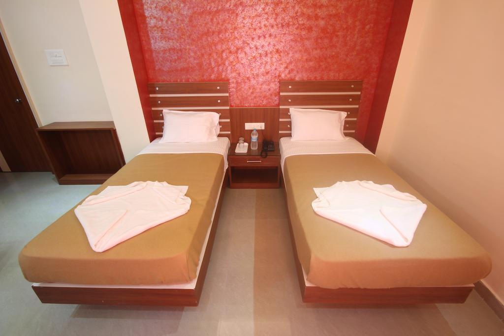 Urmee Hotel Bhubaneswar Exterior photo